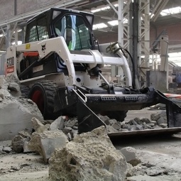 Аренда мини-погрузчика Bobcat S130 в аренду в Алматы