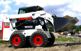 Аренда мини-погрузчика Bobcat S150 в аренду в Алматы