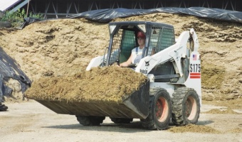 Аренда мини-погрузчика Bobcat S175 в аренду в Алматы