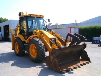 Аренда экскаватора-погрузчика JCB 4CX в аренду в Алматы