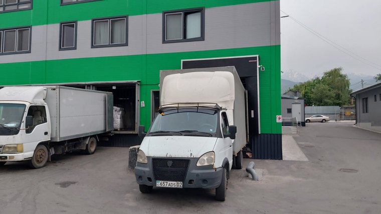 ГАЗель-будка у склада в Алматы — Almaty Trans